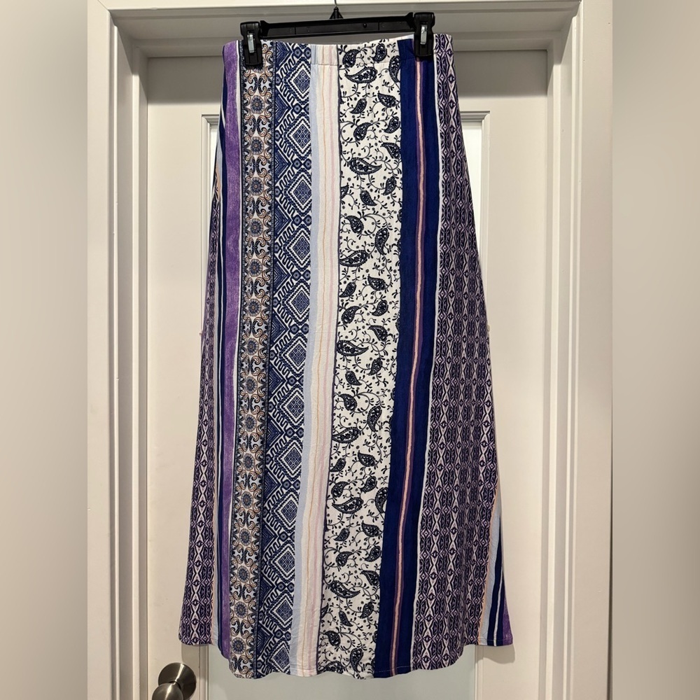 Chico’s Blue White Patchwork Print Maxi Skirt Boho Travel Resort Size 0 fits 4/6 - Picture 5 of 13